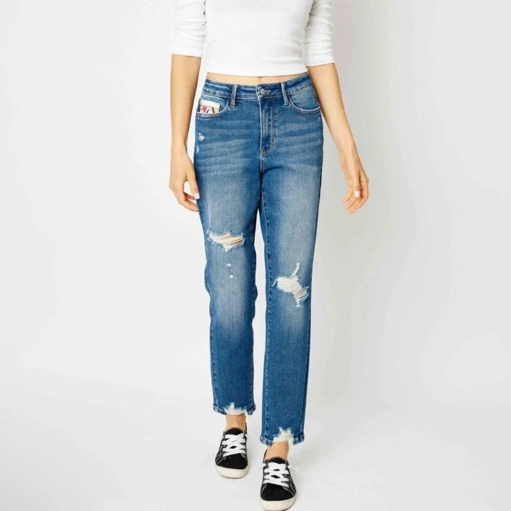 Judy Blue Hi-Rise Queen Of Hearts Boyfriend Jeans Size 1/25 Style #88569 NWT - Picture 1 of 10